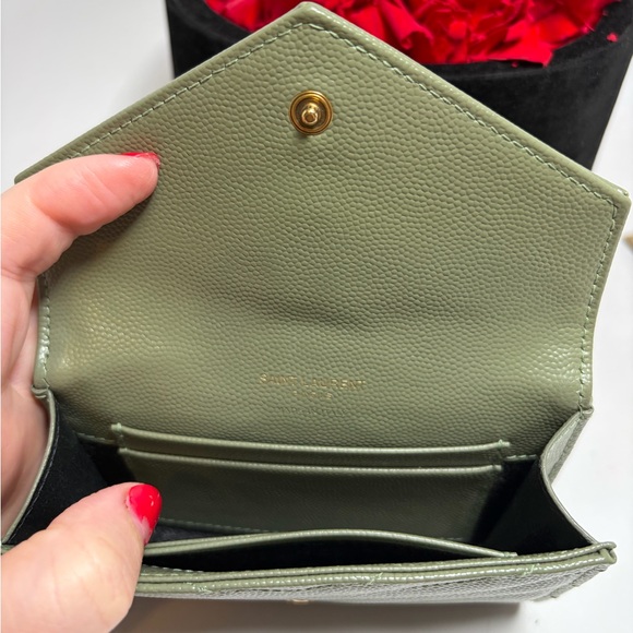 SOLD Saint Laurent Grain De Poudre Matelasse Chevron Small Envelope Wallet Sage - Picture 4 of 13